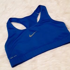 NWOT Nike workout sports bra top
